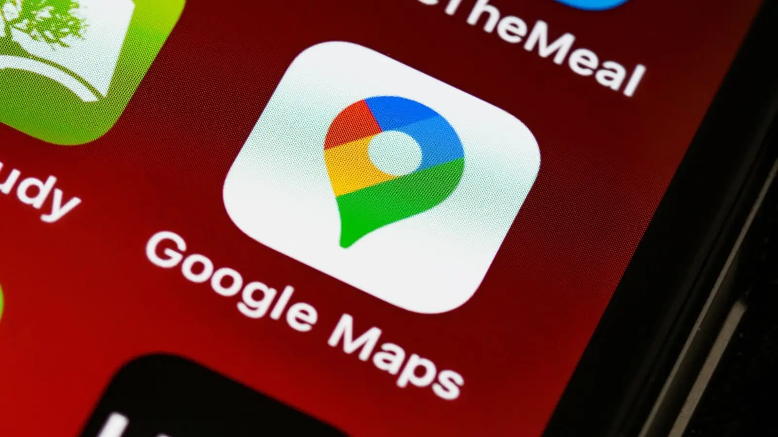 Ícone do aplicativo Google Maps na tela de um celular