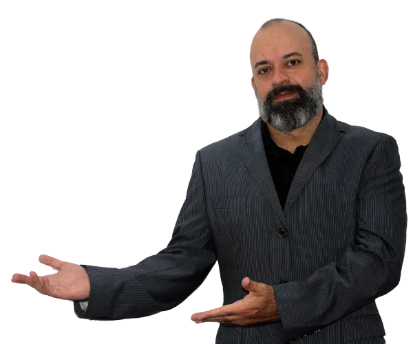 Alexandre Silva, consultor SEO, apresentando com as mãos abertas