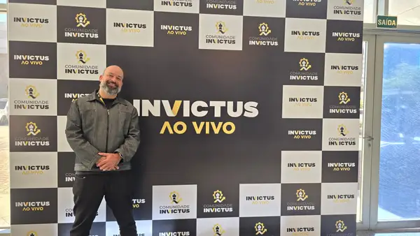 Alexandre Silva, consultor SEO, no painel do evento Invictus Ao Vivo, na Amcham Brasil, em São Paulo