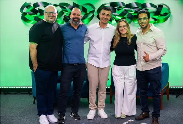 Alexandre Silva com outros profissionais de SEO no SEO Club Experience, em Alphaville